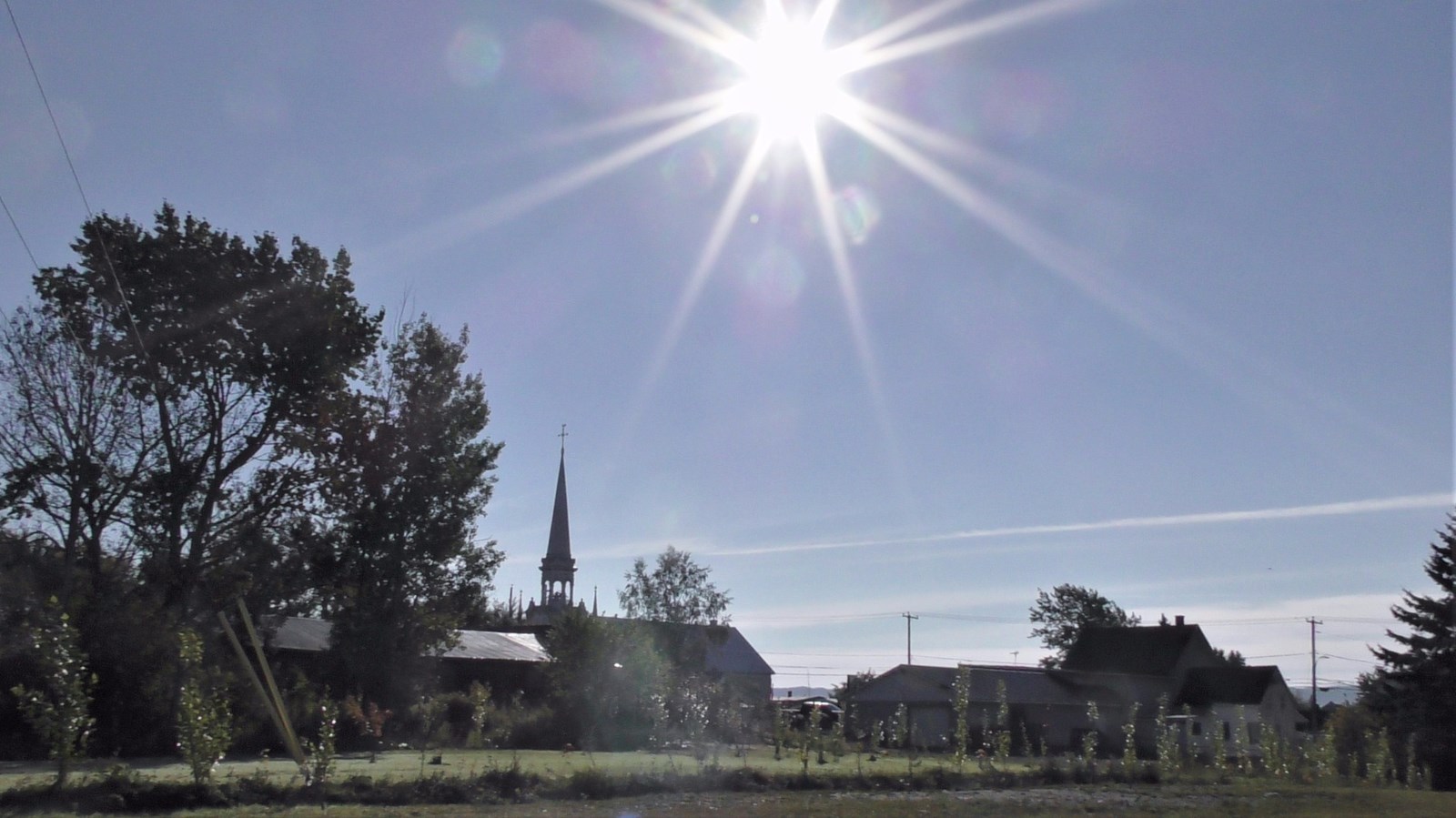 Dans cette capsule d'Hier à aujourd'hui avec Normand DeLessard, Normand présente des images de Saint-Théophile en automne, tournées en 2017.