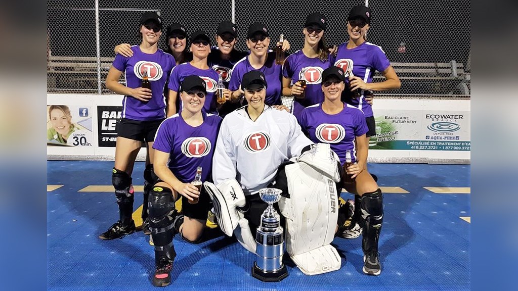 L'équipe Télé-Alarme Plus de l'organisation DekHockey Saint-Georges (catégorie féminine B).