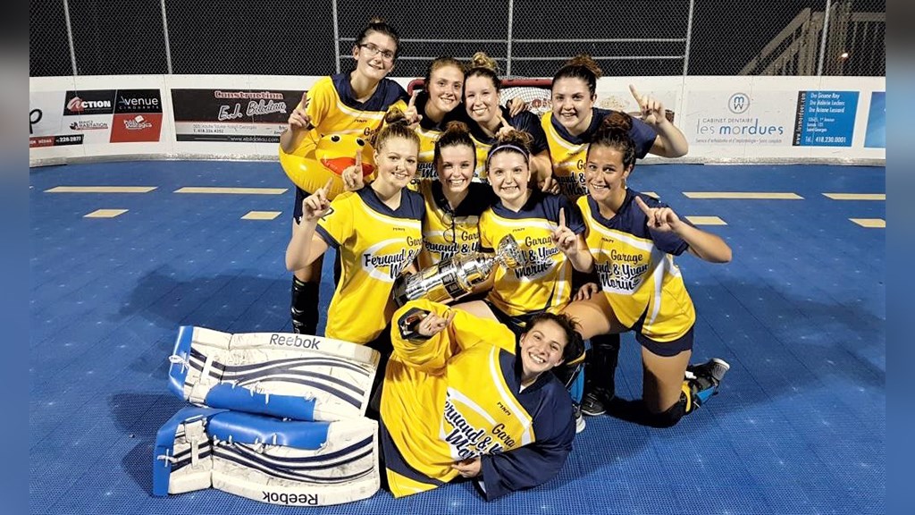 L'équipe F.Y. Morin de l'organisation DekHockey Saint-Georges (catégorie féminine C).