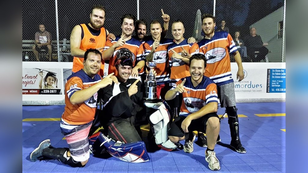 L'équipe Coffrages de Beauce de l'organisation DekHockey Saint-Georges (catégorie masculine C2).