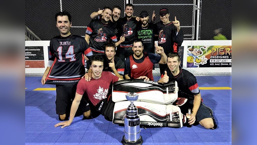 L'équipe des Crusaders de l'organisation DekHockey Saint-Georges (catégorie masculine D).