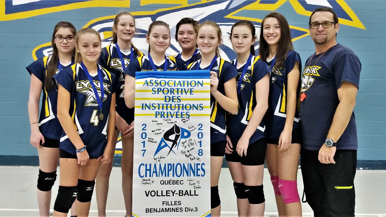 Les championnes en volleyball benjamin féminin.