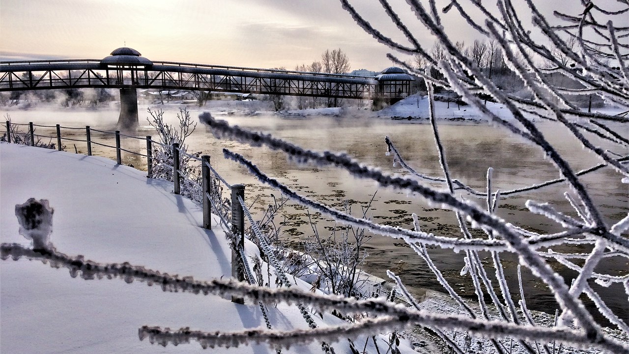Dans cette capsule d'Hier à aujourd'hui avec Normand DeLessard, Normand présente des images de la ville de Saint-Georges en janvier 2018, lorsqu'il faisait une température de -31 degrés Celcius.