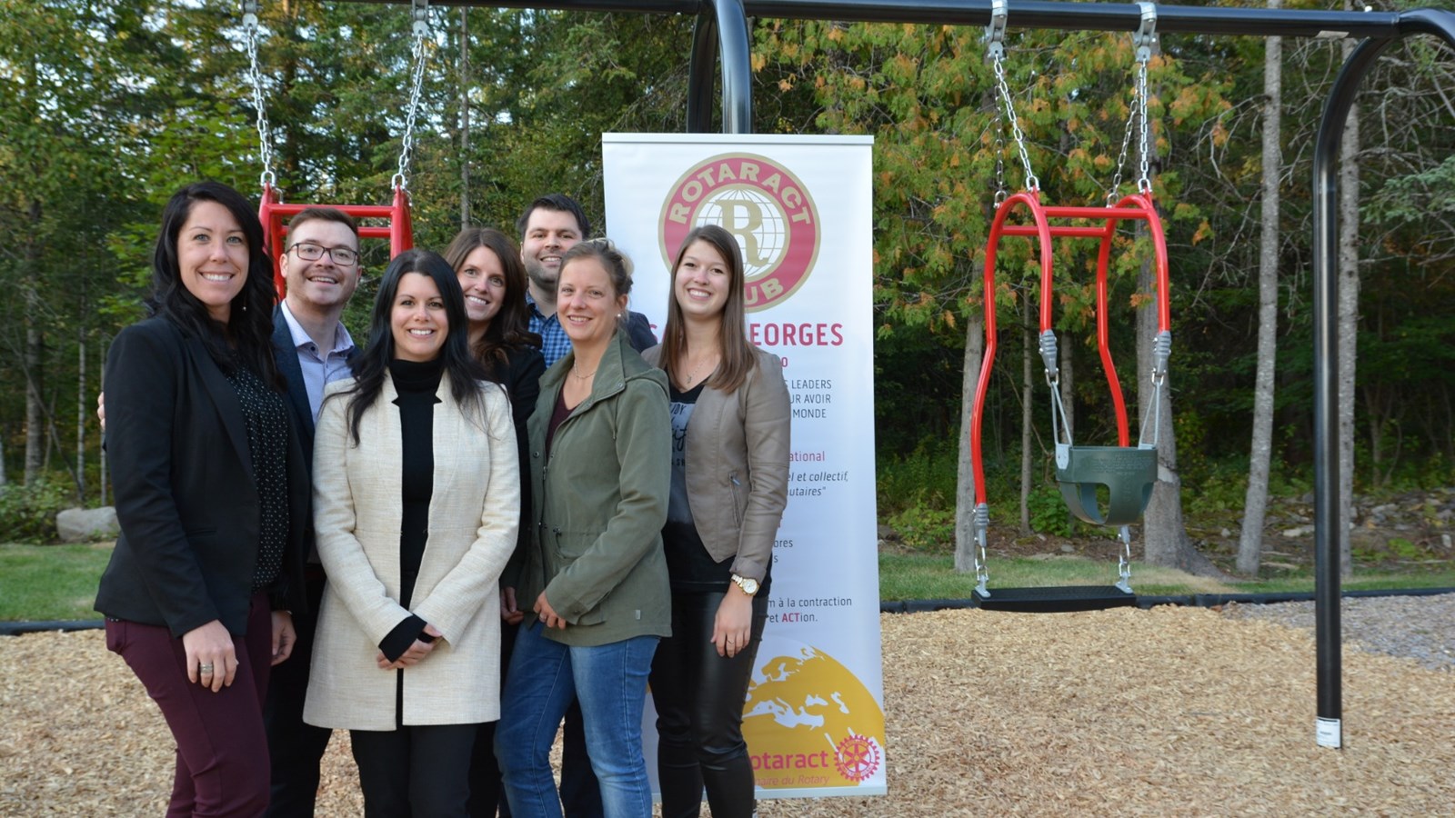 Deux nouvelles balançoires parents-enfants au parc Poulin de St-Georges