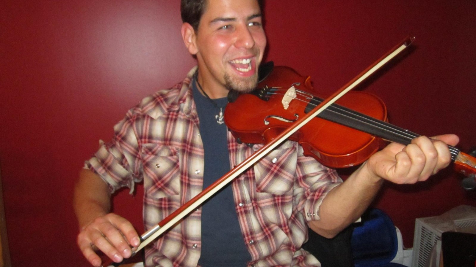 Le conteur Miguel Pruneau.