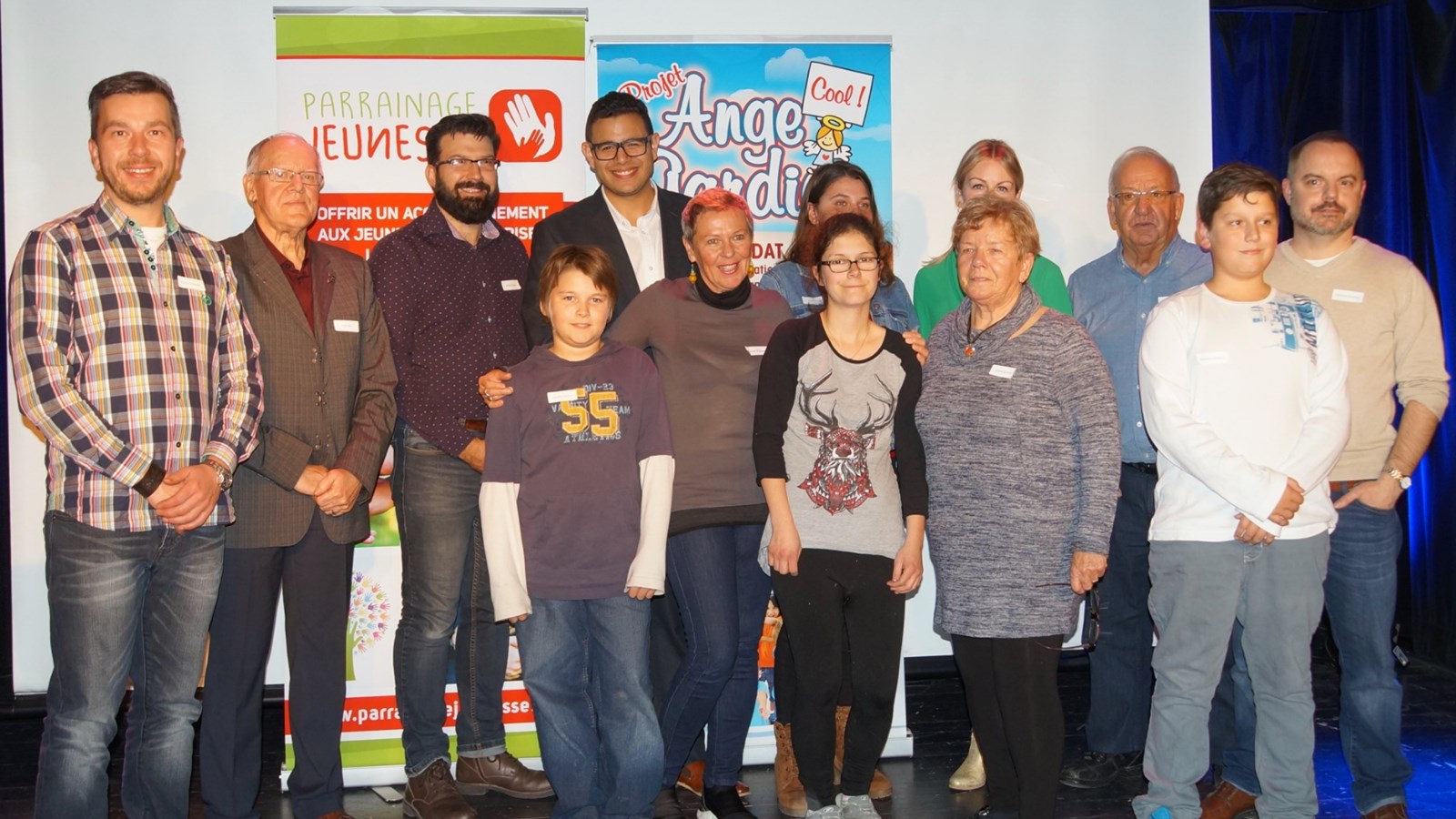 Sur la photo, figurent les gagnants du concours Duo gagnant ! en compagnie de Samuel Poulin (nouveau député caquiste de Beauce-Sud) et des juges du concours; Solange Thibodeau (conseillère municipale St-Georges), Olivier Duval (organisateur communautaire CISSS-CA) et Guy Roy (gestionnaire retraité CSBE).