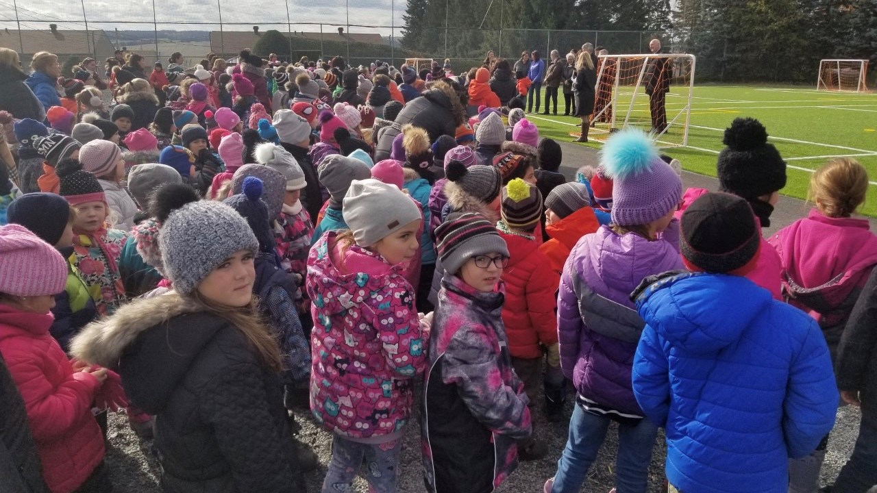 Un nouveau terrain synthétique pour l'école des Sittelles