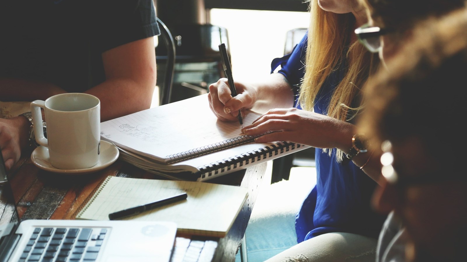 Optimiser la santé mentale avec la Fête des voisins au travail