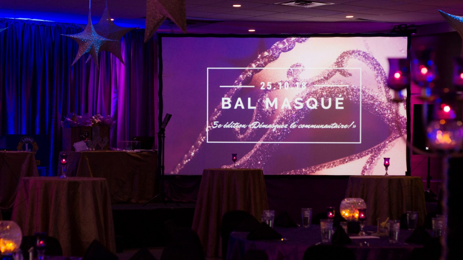 130 personnes participent à la Soirée Bal masqué