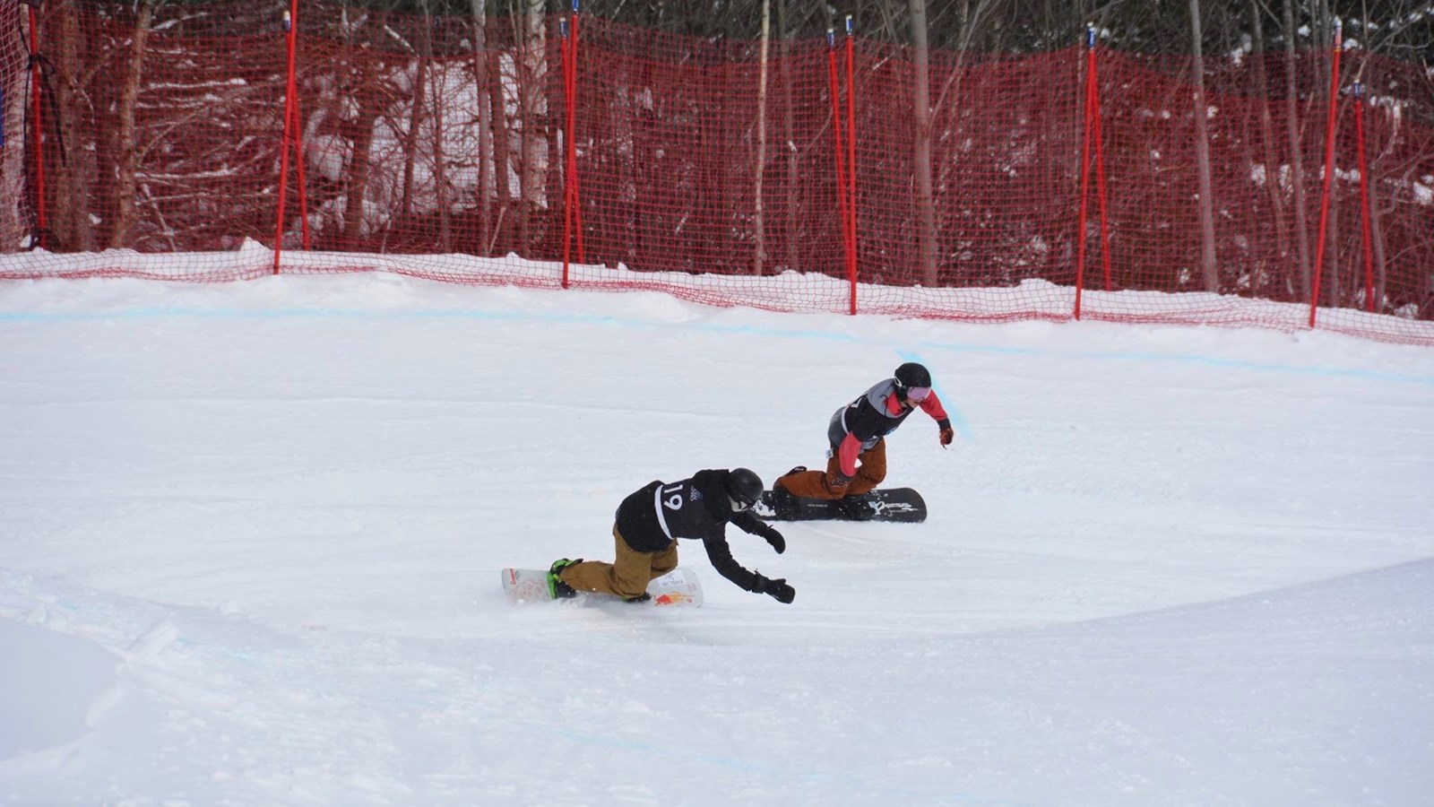 Jonathan Poulin s'est joint à l'équipe Québec de snowboard cross