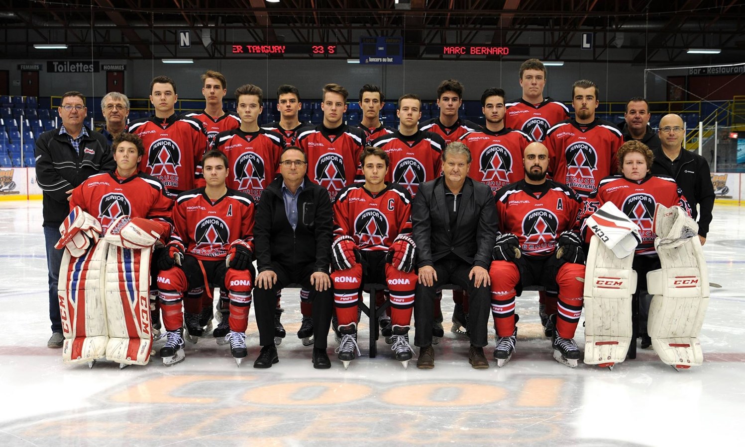 Une partie de hockey en l'honneur du cancer du sein à Saint-Georges