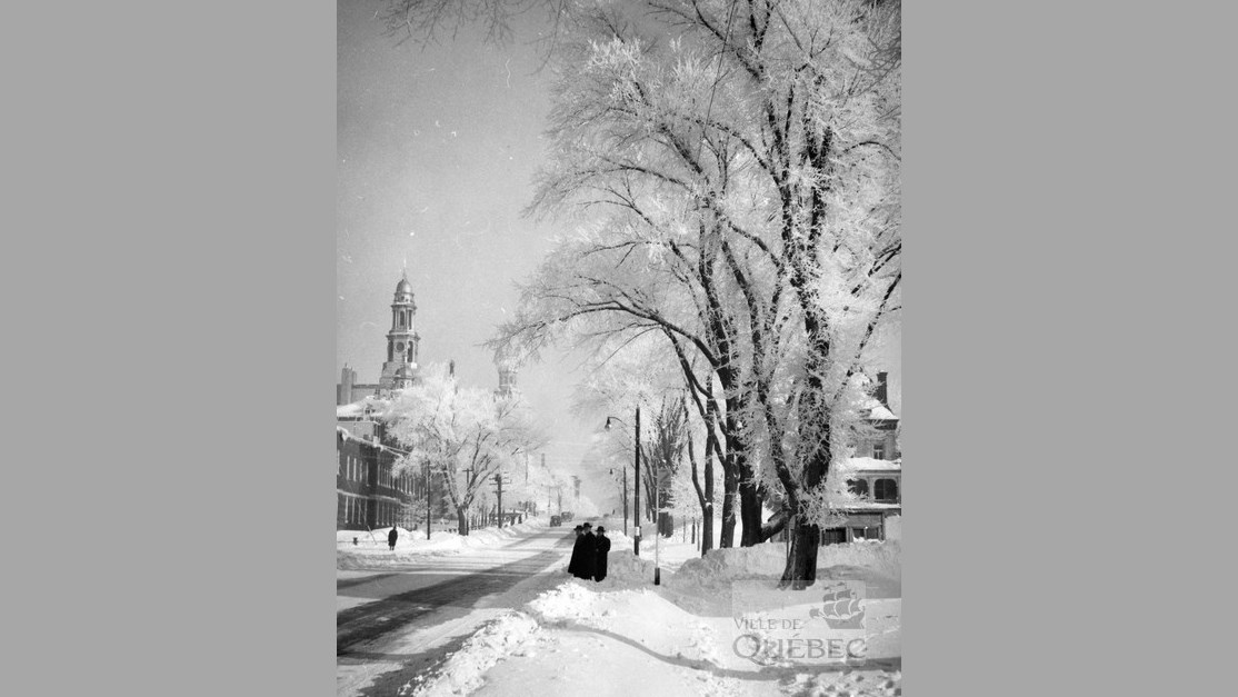 Un siècle de neige en photos 1850-1950 (Mona Sirois – Maison O’Neill)