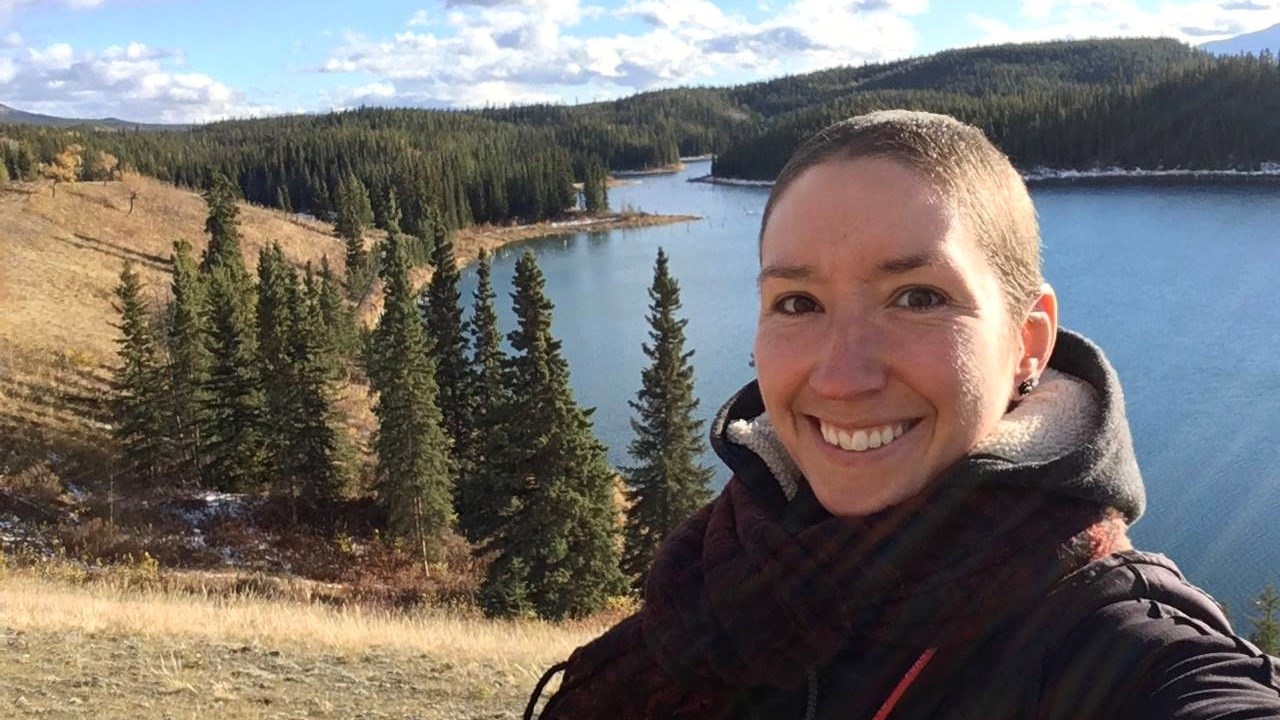 Lysane Busque lors de son voyage au Yukon