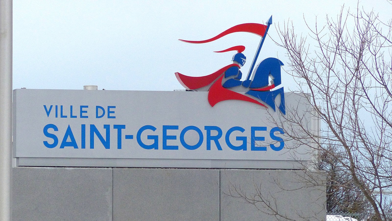 Nouvelle enseigne à l'entrée de Ville de Saint-Georges