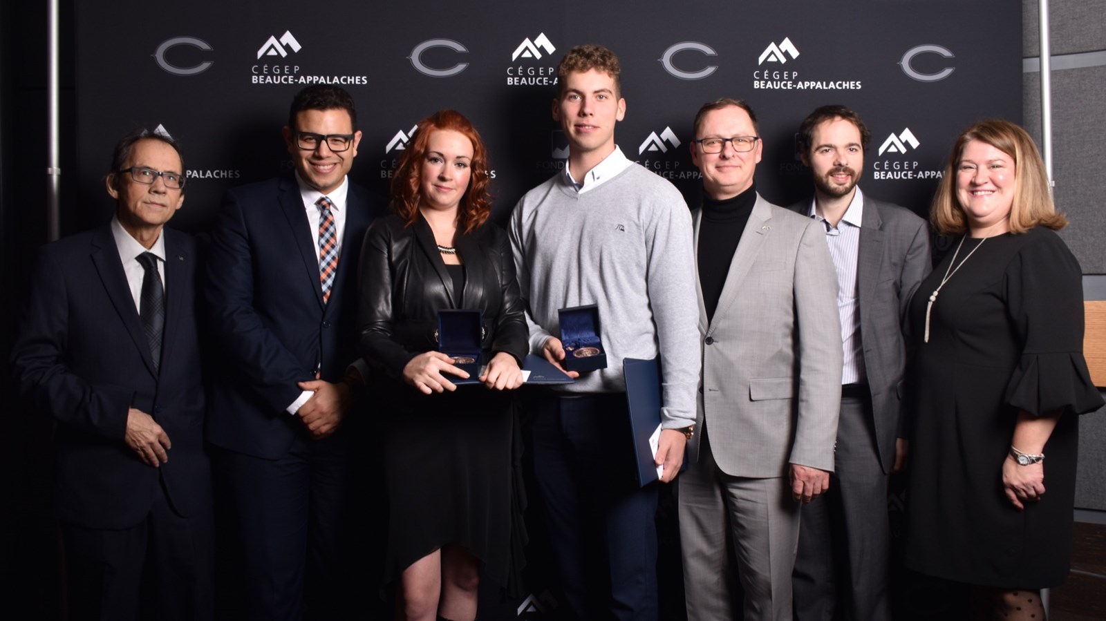  René Allen, Samuel Poulin, Alexandra Fournier et Alexandre Lefebvre (récipiendaires des Médailles du Lieutenant-gouverneur), Pierre Leblanc, Pier-Luc Rodrigue, Lison Chabot