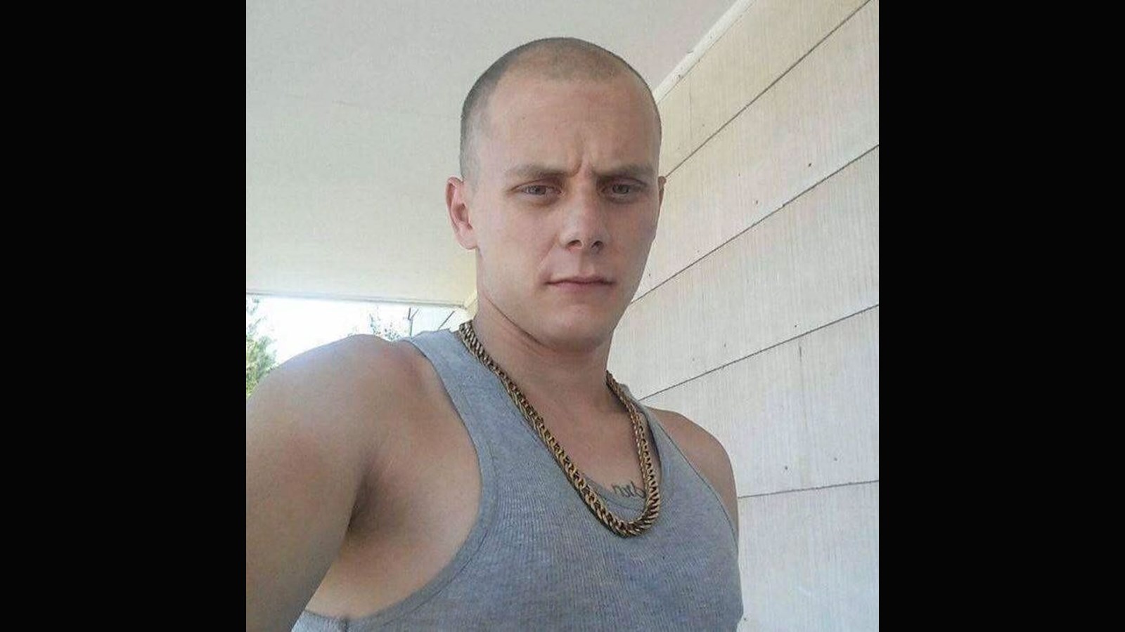 Jean-Guy Raymond, 29 ans, 1,69m, yeux bruns, cheveux bruns et rasés