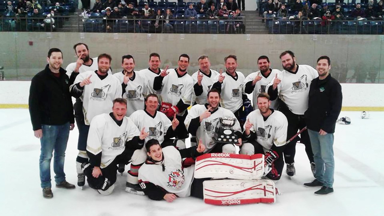 L'équipe des Constructions de l'Amiante a vaincu EBI Electric 3 à 1 dans la catégorie D (garage) lors de la 68e édition du tournoi Comrie Desjardins.