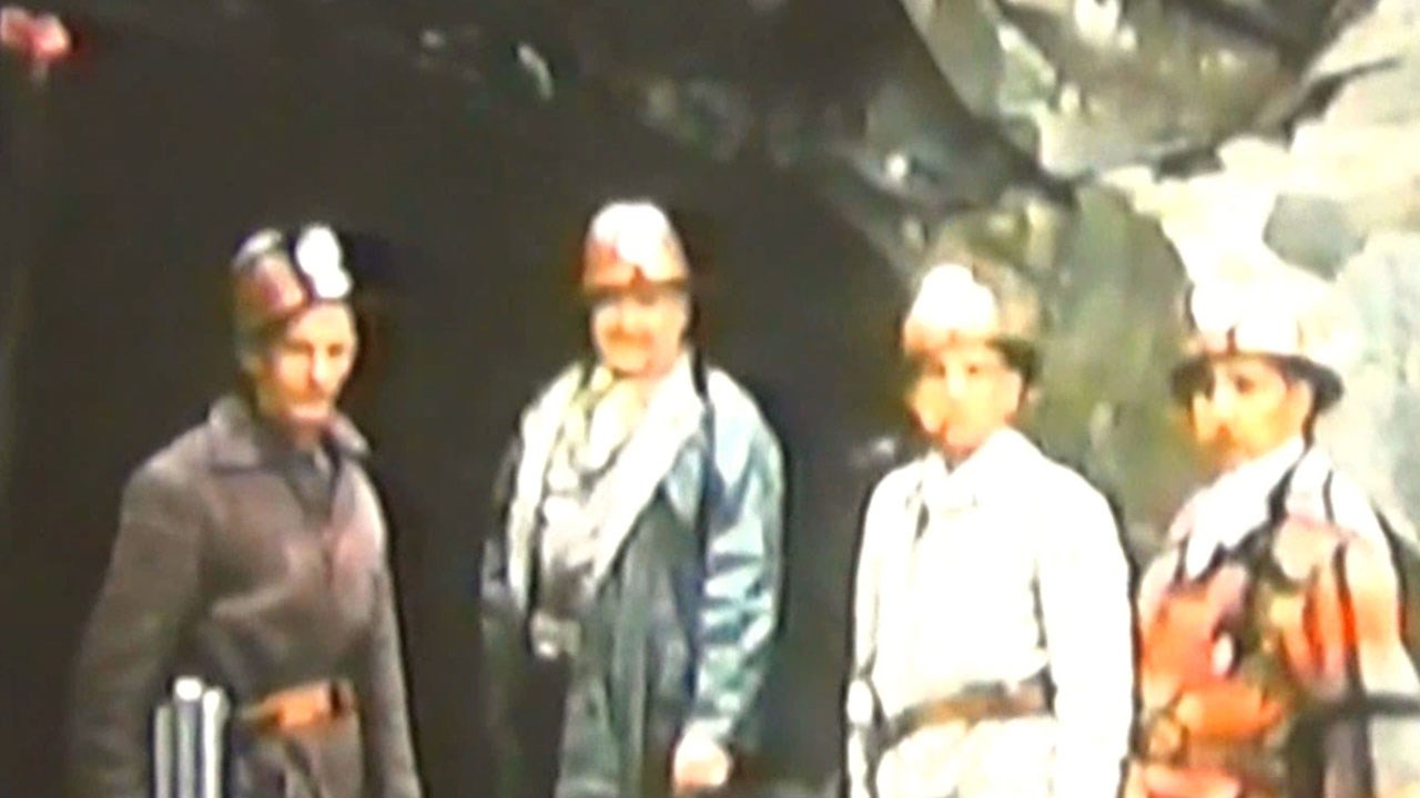 Dans cette capsule d'Hier à aujourd'hui avec Normand DeLessard, Normand présente des images de l’ancienne mine de Saint-Robert-Bellarmin.