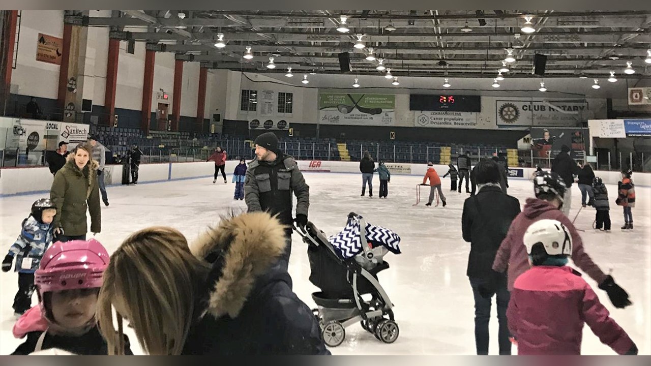 Une activité de patinage libre a eu lieu à l'aréna de Beauceville, dimanche le 25 février 2018, dans le cadre des Rendez-vous d'hiver Beauce Auto Ford Lincoln.