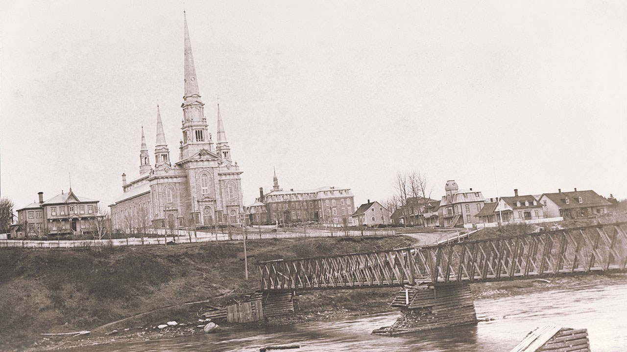 L'INGÉNIEUX DAVID ROY ET SON PONT DE BOIS