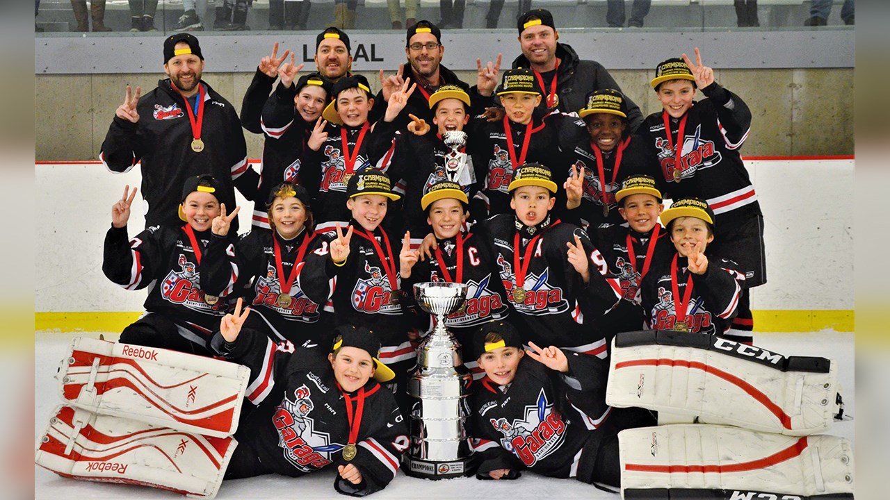 L'équipe de hockey du Garaga atome BB de Saint-Georges.