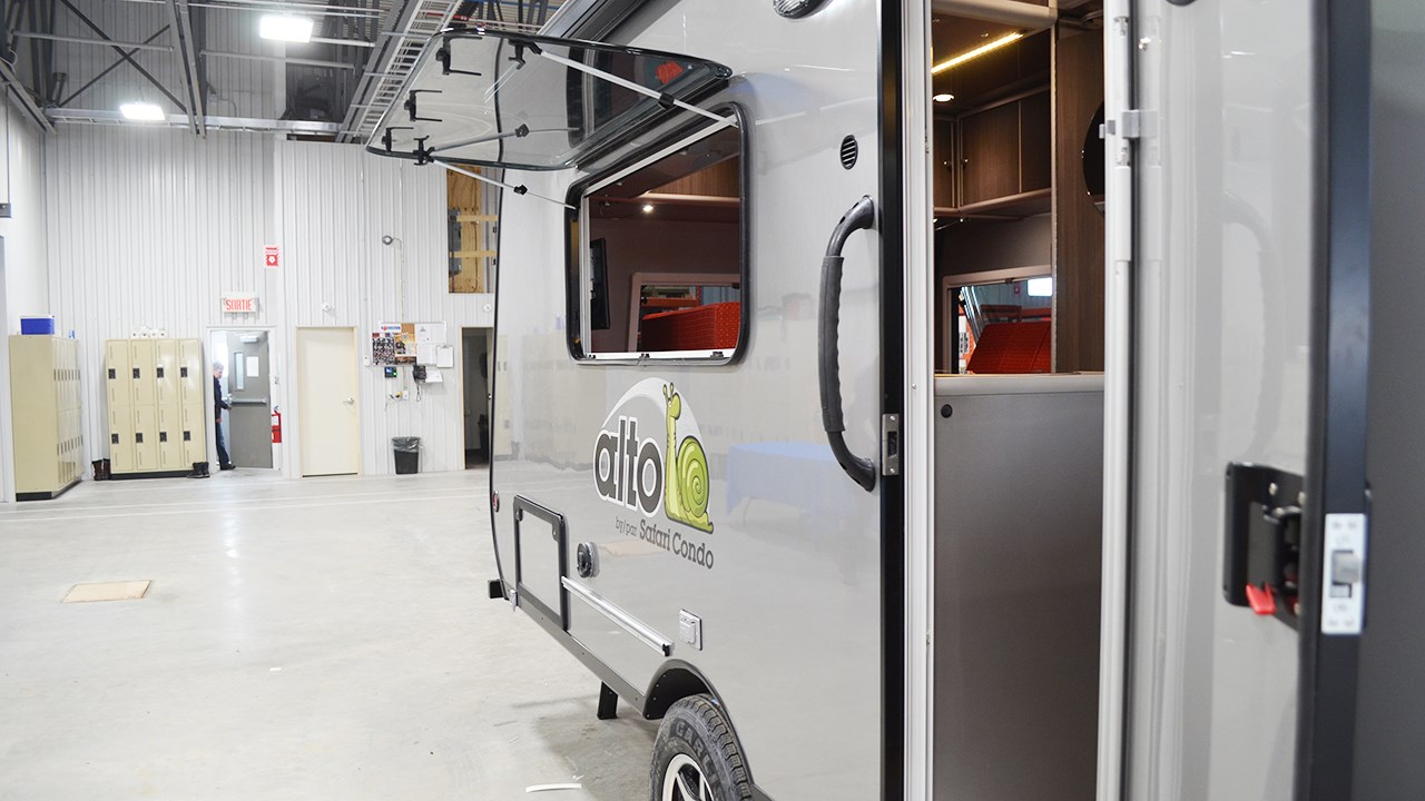 Safari Condo ouvre sa nouvelle usine de 23 000 pieds carrés à St-Frédéric