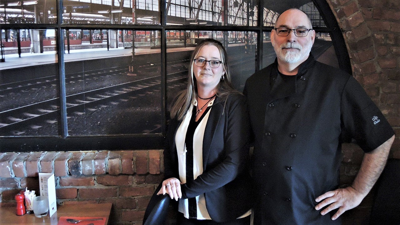 Véronique Bourque et Benoît St-Onge, propriétaires du restaurant La Vieille Tablée, situé au 437, 6e Avenue Nord, dans le secteur Ouest de Saint-Georges, depuis 2013.