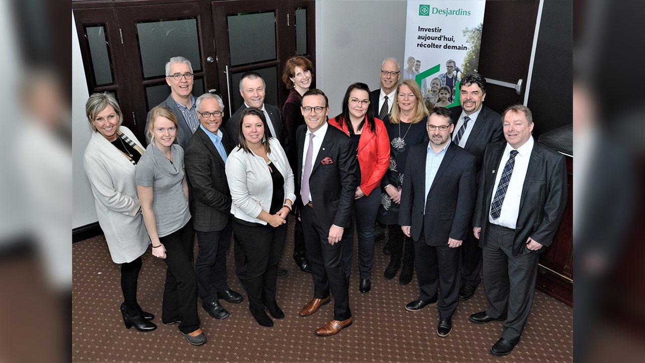 Les représentants de chacun des 12 projets dans lesquels Desjardins a investi.