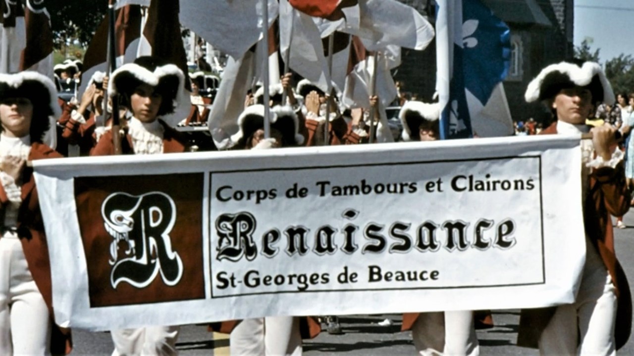 Dans cette capsule d'Hier à aujourd'hui avec Normand DeLessard, Normand présente des images du corps de tambours et clairons Renaissance de Saint-Georges.