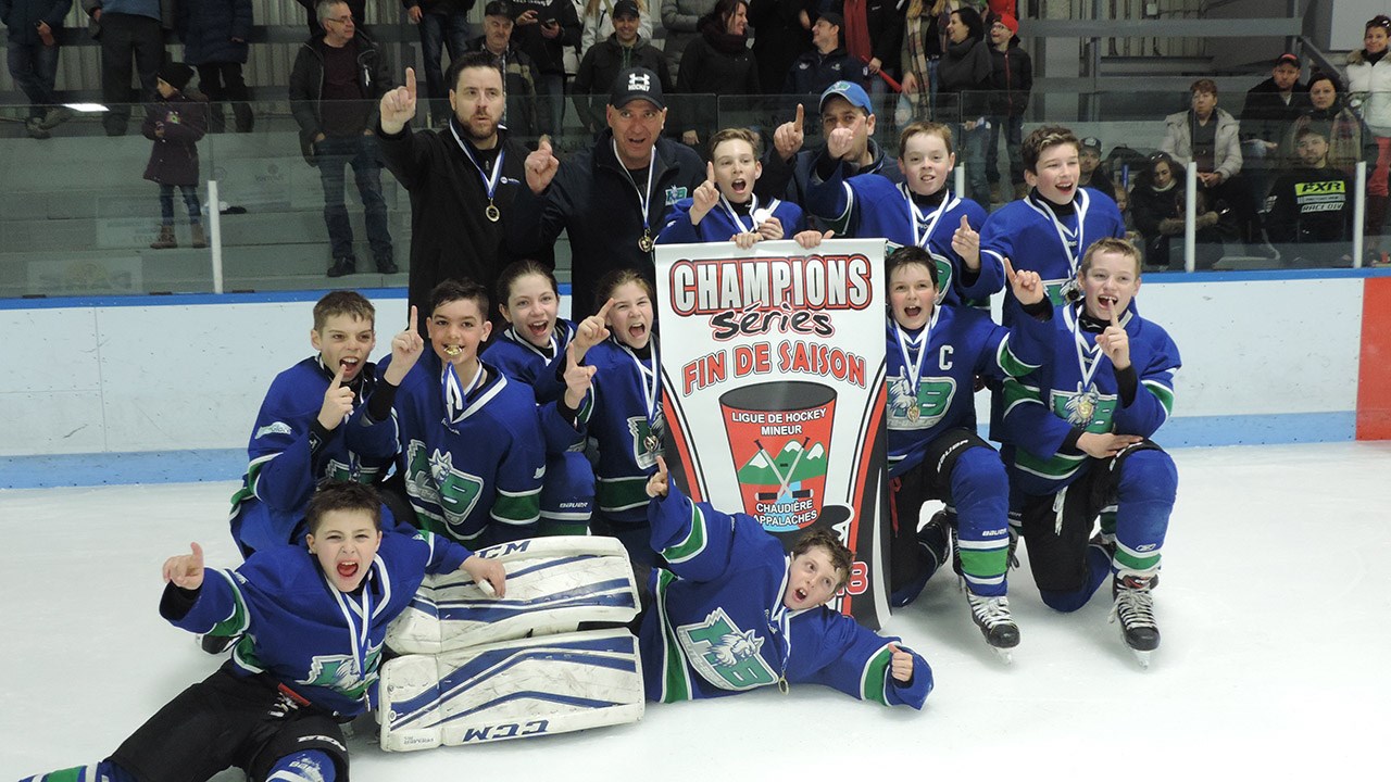 Les Lynx de la Haute-Beauce pee-wee B remportent la bannière d’équipe championne
