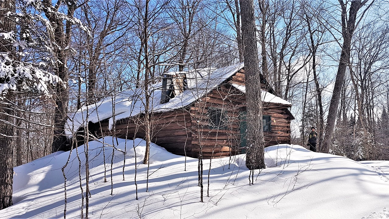Une cabane à sucre située dans le secteur Aubert-Gallion, à Saint-Georges.
