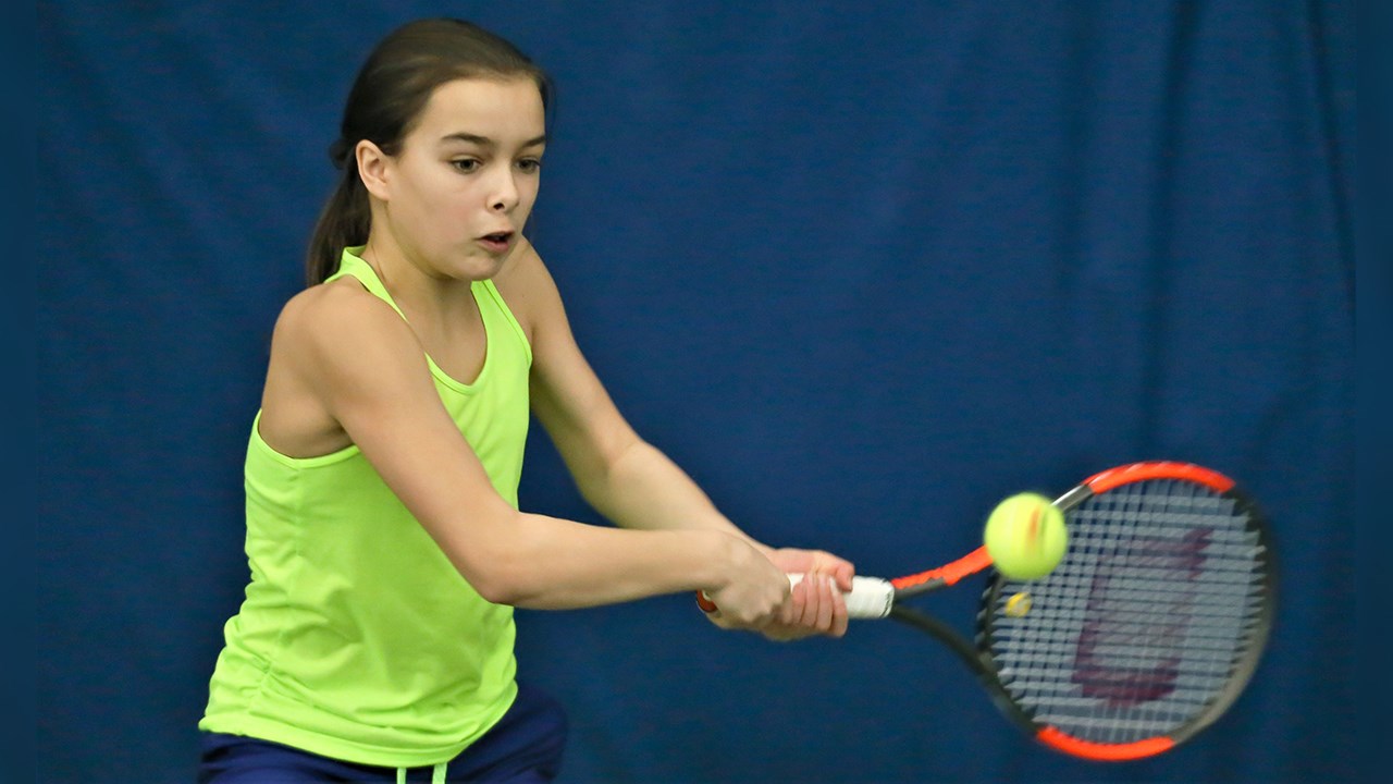 La joueuse de tennis Alizée Poulin, de Beauceville, évolue dans le club Tennis Beauce, à Saint-Georges.