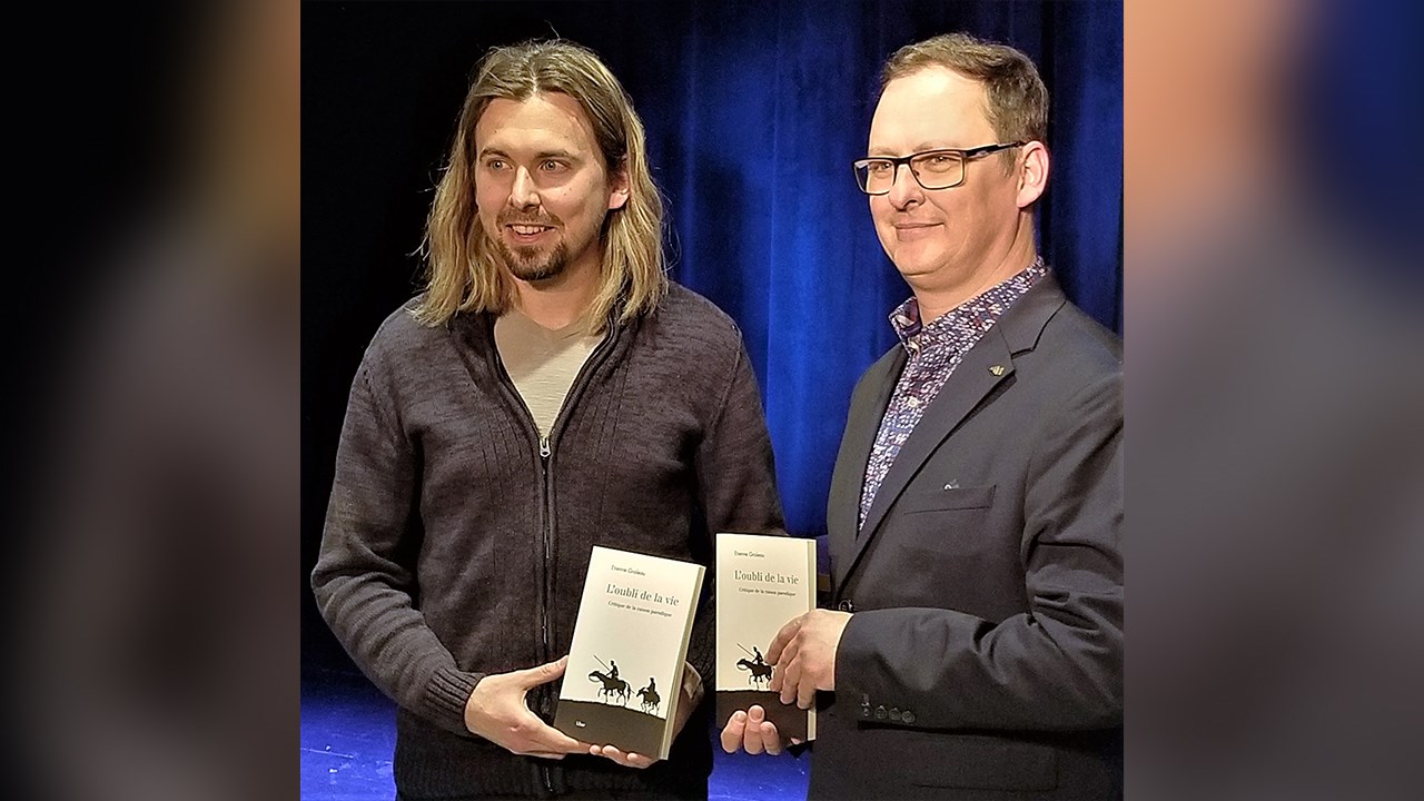 Étienne Groleau, enseignant de philosophie, et Pierre Leblanc, directeur général du Cégep Beauce-Appalaches.