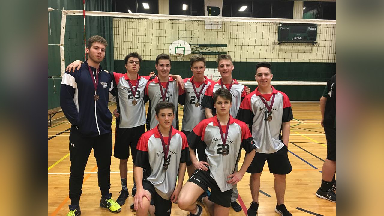 Des médailles pour les équipes de volleyball et de basketball pour les LYNX de Jésus-Marie