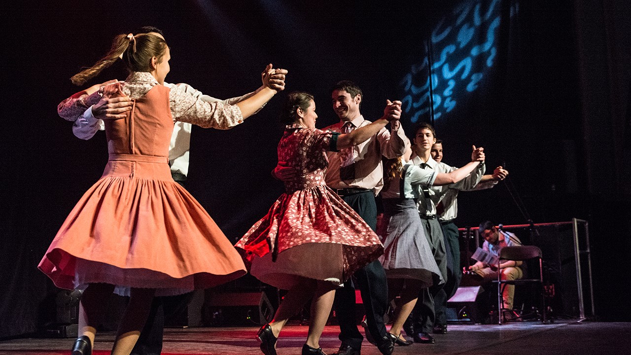 Les danseurs de l'école Manigance
