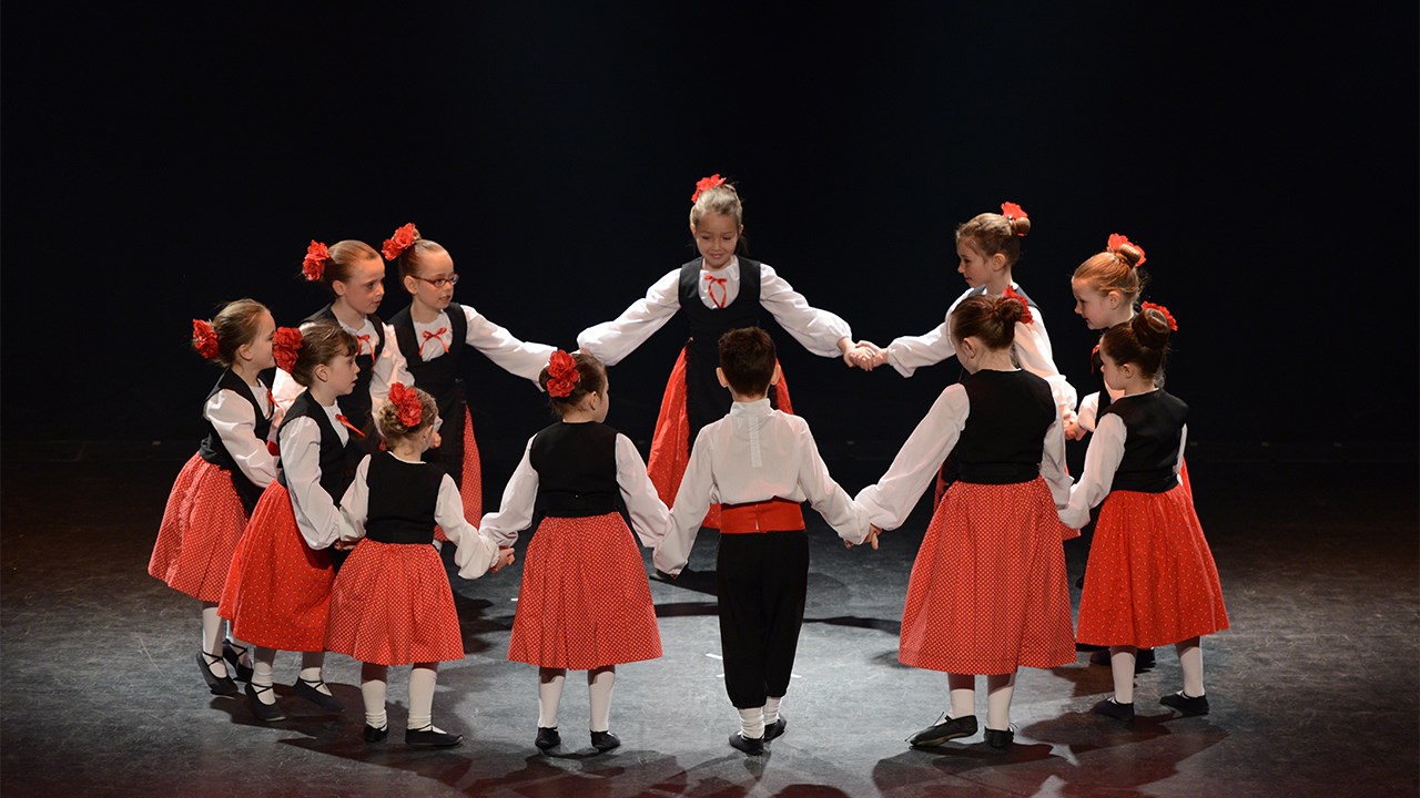 Les danseurs de l'école Manigance
