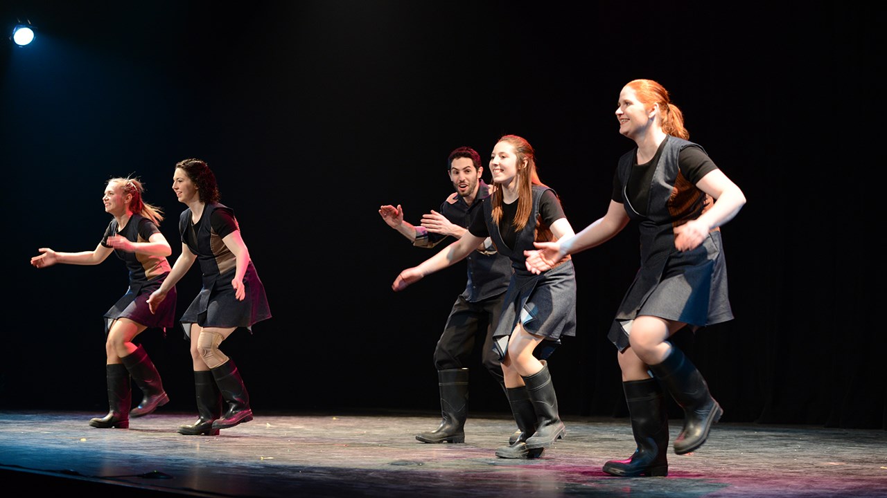 Les danseurs de l'école Manigance