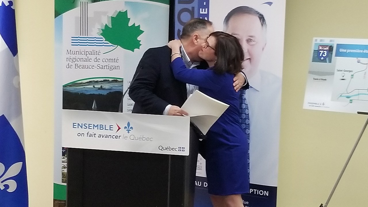 Paul Busque, député de Beauce-Sud, et Véronyque Tremblay, ministre déléguée aux Transports.