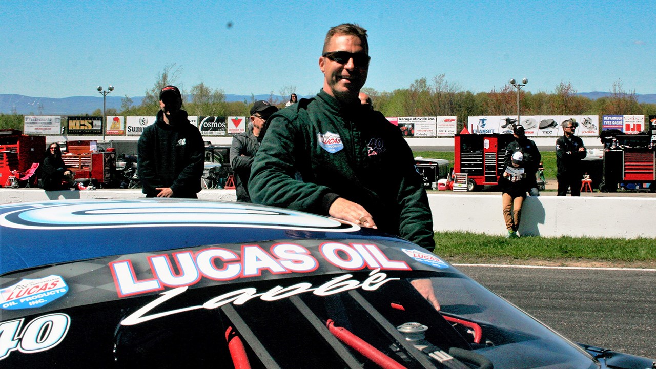 Le pilote automobile de Saint-Joseph-de-Beauce, le numéro 40 Sylvain Labbé, sera de retour cette saison pour une 12e année avec la série Sportsman Québec Lucas Oil.