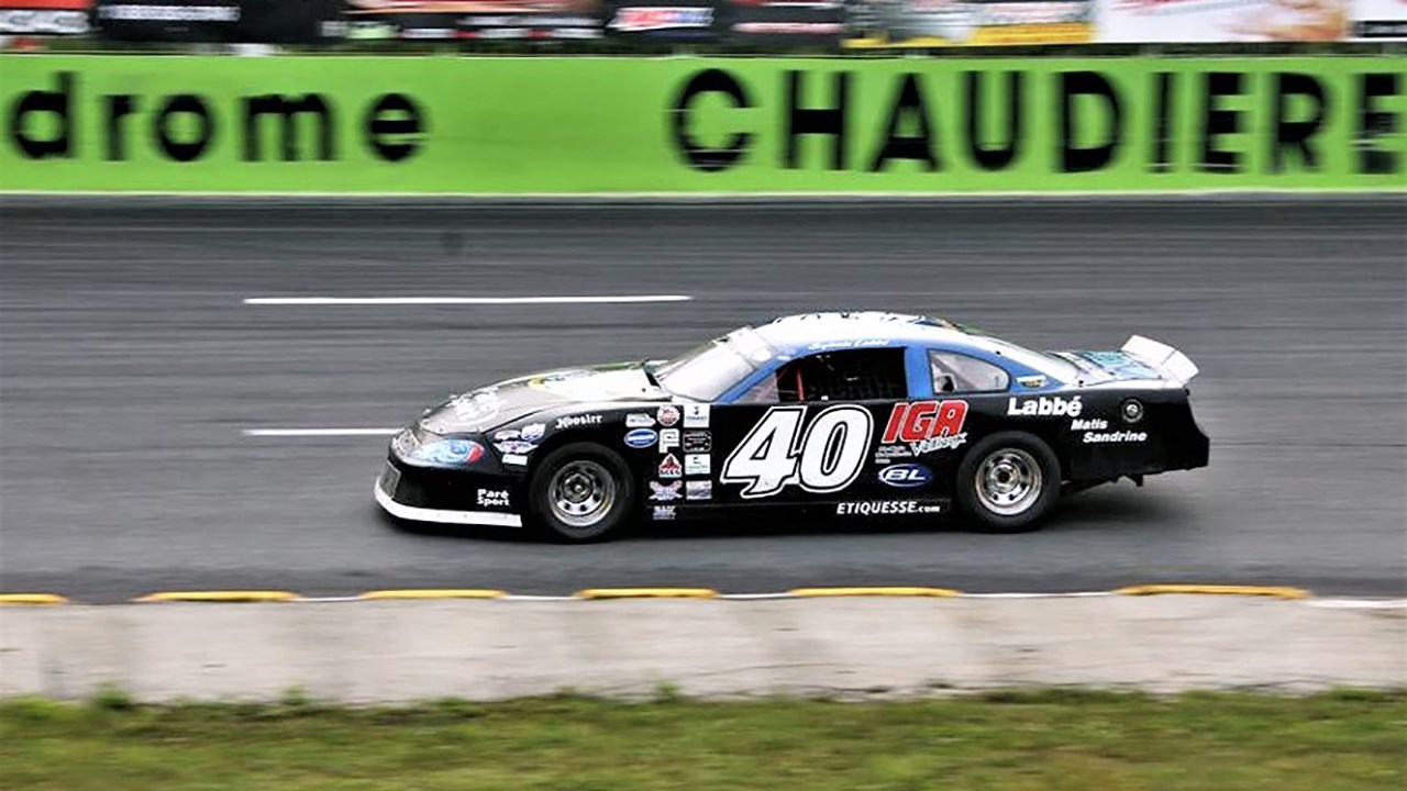 Le pilote automobile de Saint-Joseph-de-Beauce, le numéro 40 Sylvain Labbé, sera de retour cette saison pour une 12e année avec la série Sportsman Québec Lucas Oil.