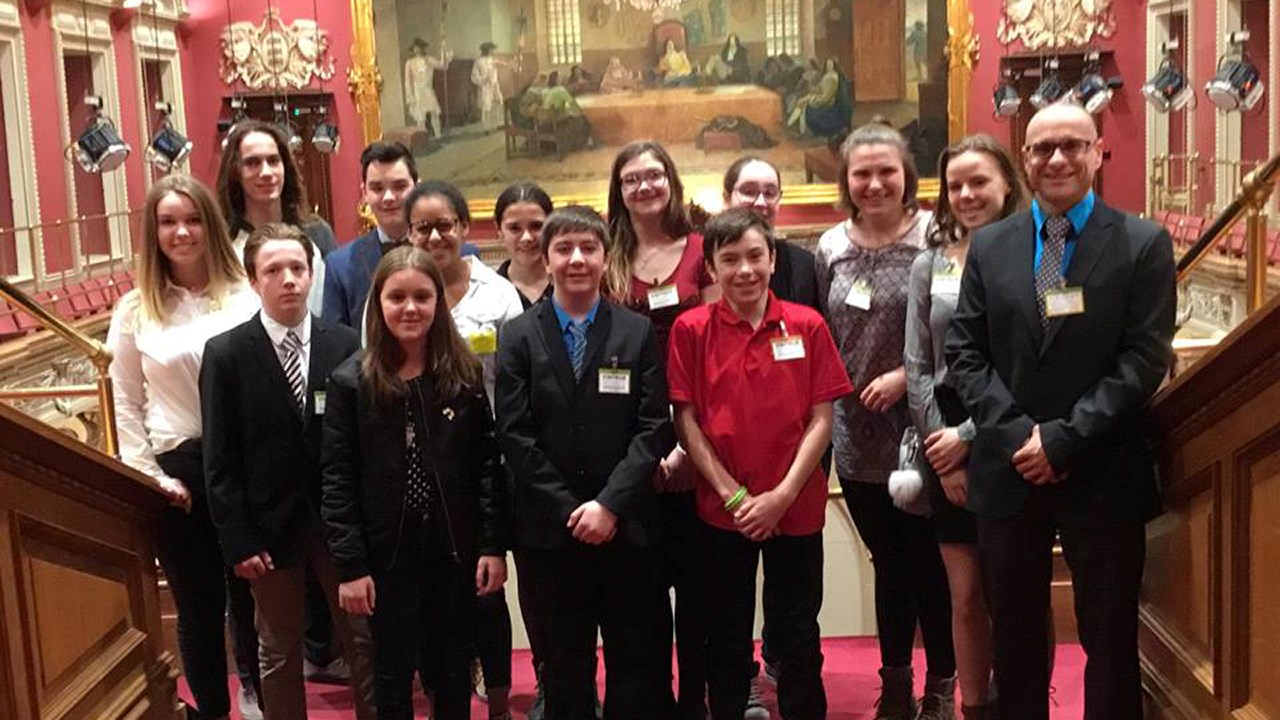 Groupe de l'École Jésus-Marie de Beauceville à l'Assemblée nationale