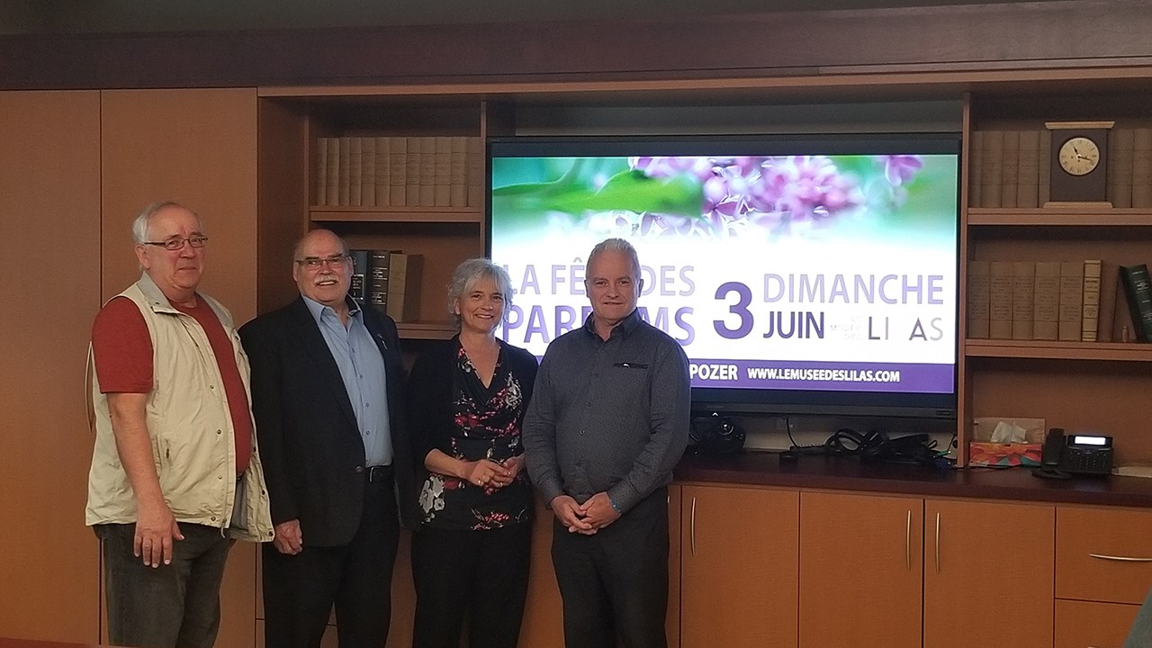Simon Veilleux, trésorier, Guy-Paul Côté, président, Julie Duval, secrétaire, et Renaud Fortier, conseiller municipal.