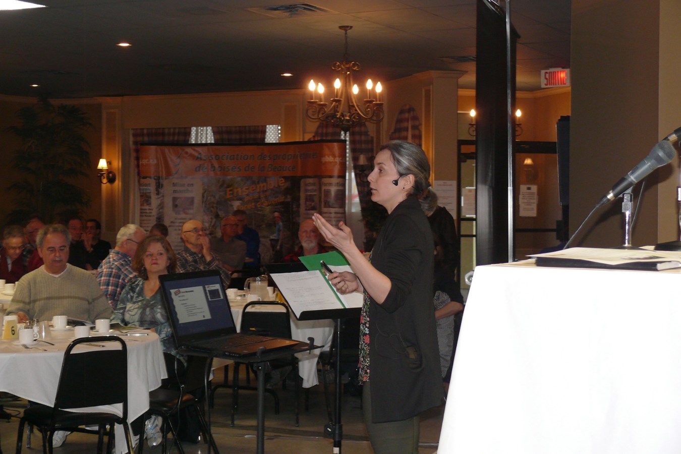 Mme Annie Rousseau, ing.f., directrice de la mise en marché à l’Association des
propriétaires de boisés de la Beauce.