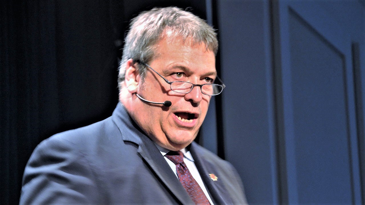 Le conférencier du 25e Souper d'affaires de prestige du Conseil économique de Beauce, Martin Deschênes, président de l’École d’entrepreneurship de Beauce et vice-président du Groupe Deschênes.