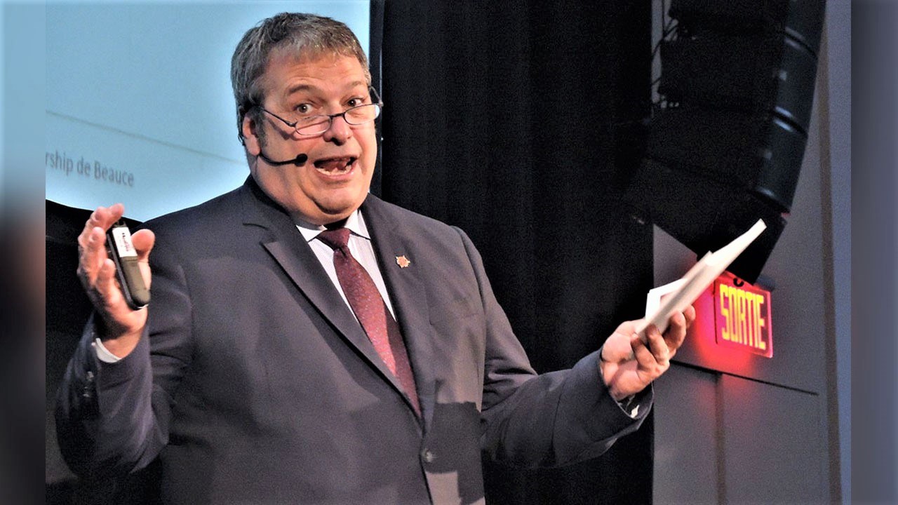 Le conférencier du 25e Souper d'affaires de prestige du Conseil économique de Beauce, Martin Deschênes, président de l’École d’entrepreneurship de Beauce et vice-président du Groupe Deschênes.