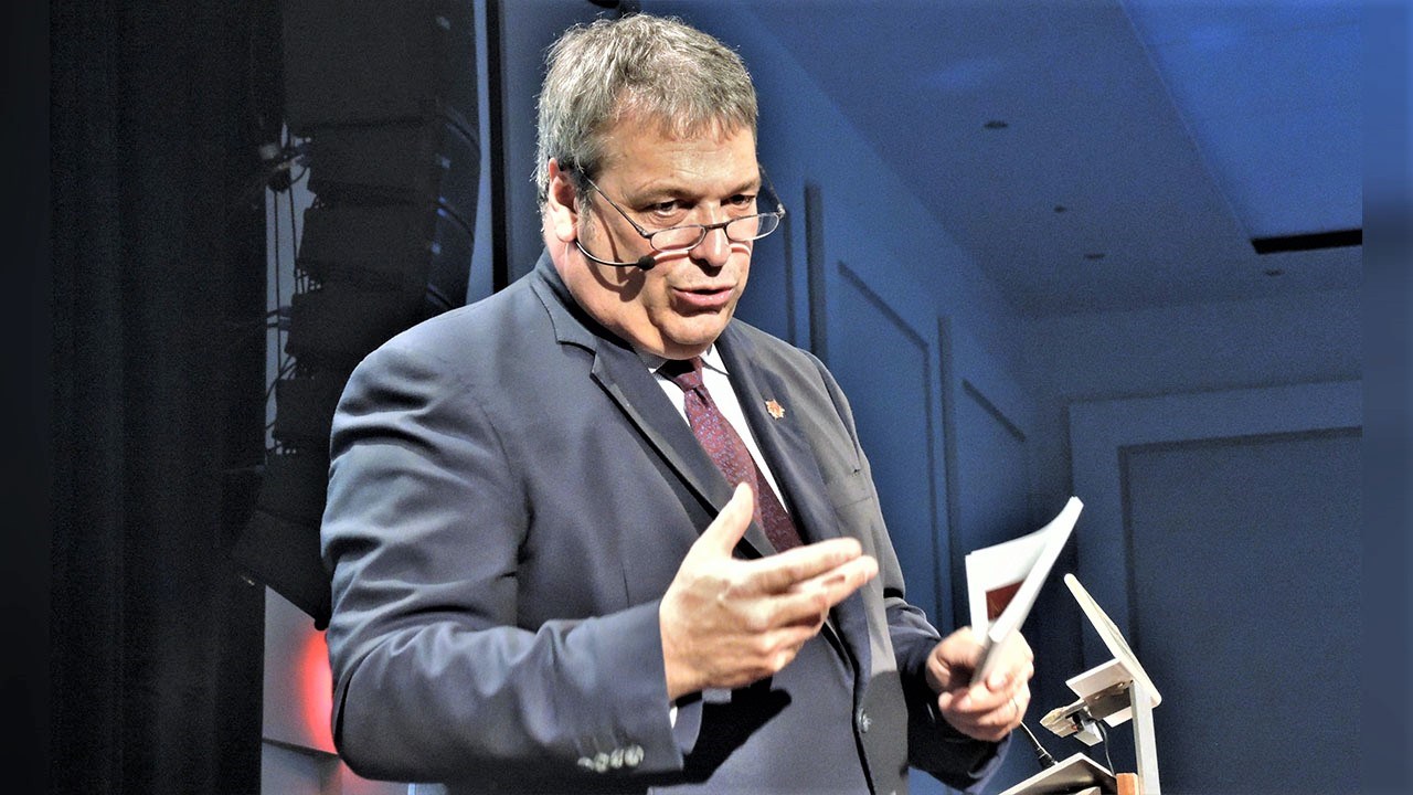 Le conférencier du 25e Souper d'affaires de prestige du Conseil économique de Beauce, Martin Deschênes, président de l’École d’entrepreneurship de Beauce et vice-président du Groupe Deschênes.