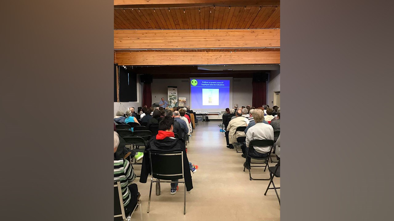 Une centaine de personnes pour écouter Larry Hodgson à Beauceville