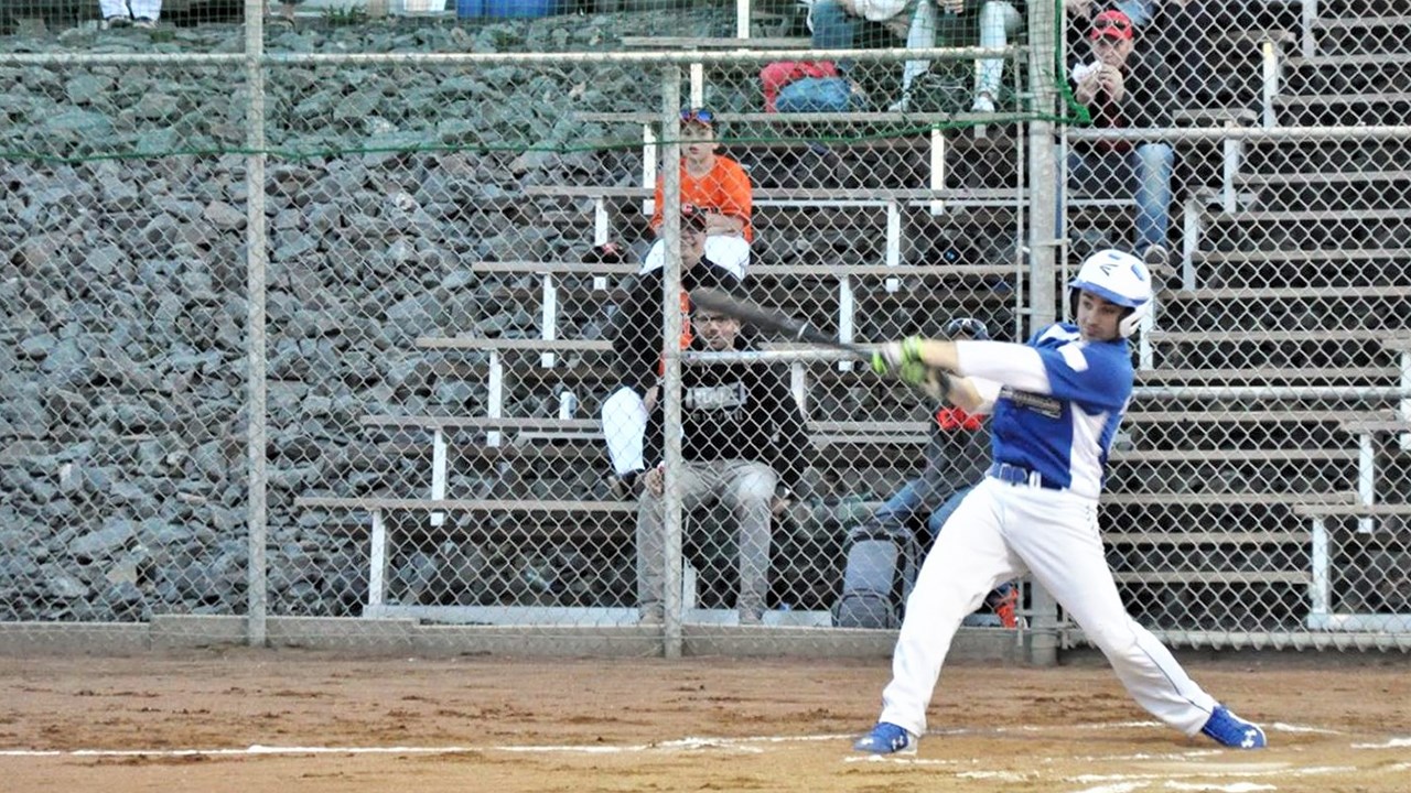 Kyle Landry, entraîneur adjoint du Bar Le Cinquante de Beauce-Centre, y a été d’une performance de trois en trois et d'un but sur balle, dont deux doubles, vendredi le 18 mai 2018, face au Polycor de Charlesbourg.