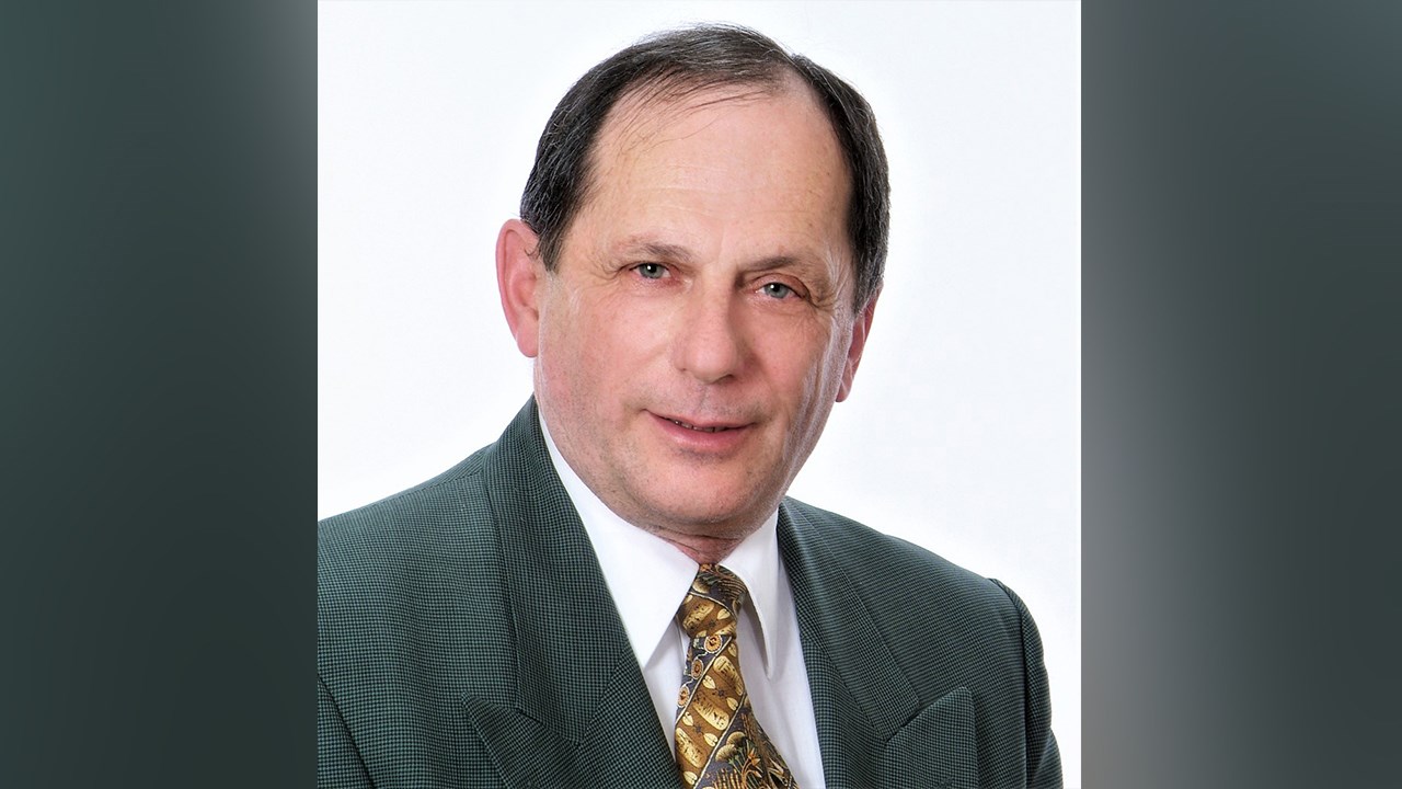 Daniel Carrier.