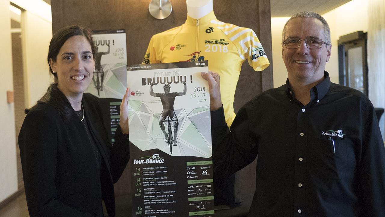 Catherine Leblanc, présidente du conseil d'administration de la corporation du Grand prix cycliste de Beauce, et Francis Rancourt, directeur général général du Tour de Beauce.